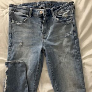 AMERICAN EAGLE JEANS